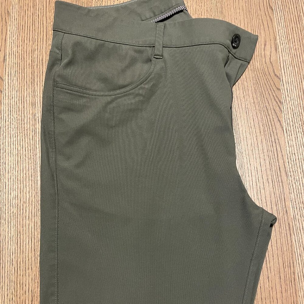 Vuori Meta Slim Fit Pant - Size 33